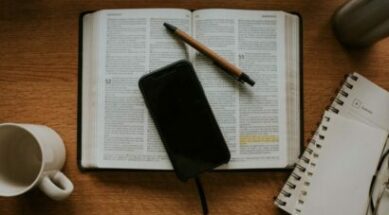 Bíblia Online | Veja como ter Versículos Diários no Celular